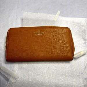 NWT Kate Spade Large Wallett